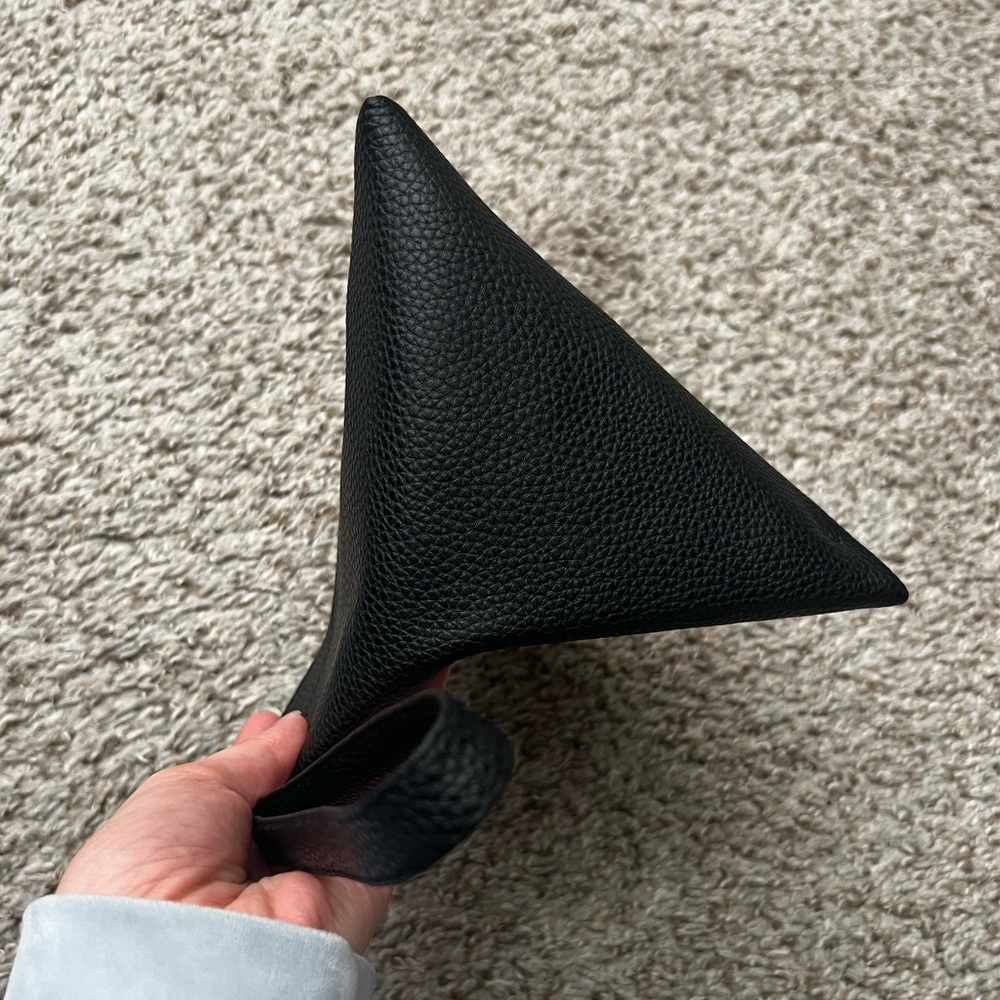 Triangle 3D Wristlet / Mini purse - Picture 8 of 8